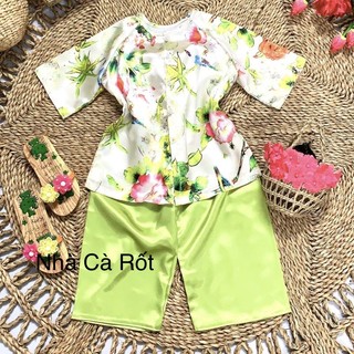Set yếm đào lụa hoa văn hàng may thiết kế cho bé gái