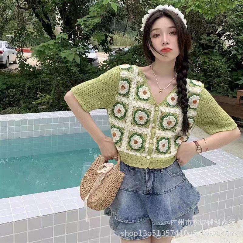 [QUÀ TẶNG LÀ DÂY BUỘC TÓC TRƠN MÀU BẠN NHÉ] Áo PoLo Croptop, Áo Len Móc Họa Tiết Thổ Cẩm Hàng Quảng Châu Loại 1 | BigBuy360 - bigbuy360.vn