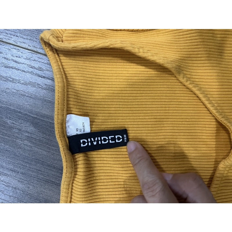 Thanh lý áo croptop HM used như mới