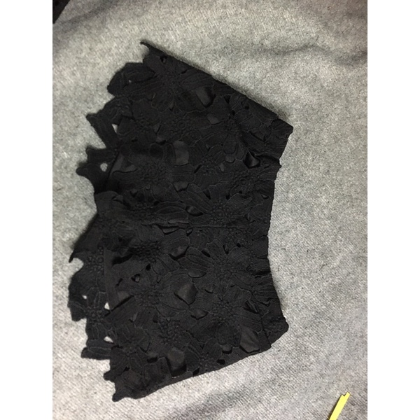 Quần ren Charlotte russe size M