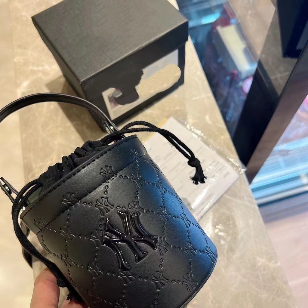 Túi hộp hình trụ MLB unisex cá tính. túi đeo chéo sang chảnh