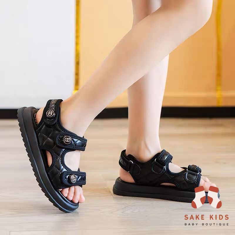 Dép sandal quai dán đính khóa dễ thương chất da PU mềm nhẹ đủ size cho bé từ 2-8 tuổi đế chống trơn trượt M101