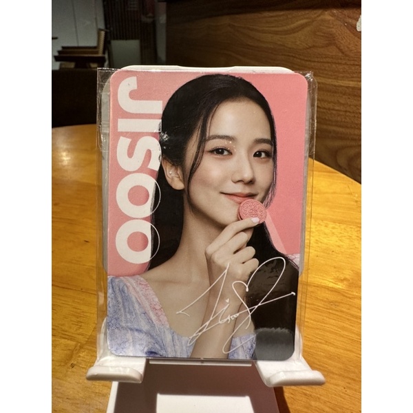 Bộ Sưu Tập Thẻ Hình Nhóm Nhạc Blackpink  - Jisoo - Jisoo cầm bánh