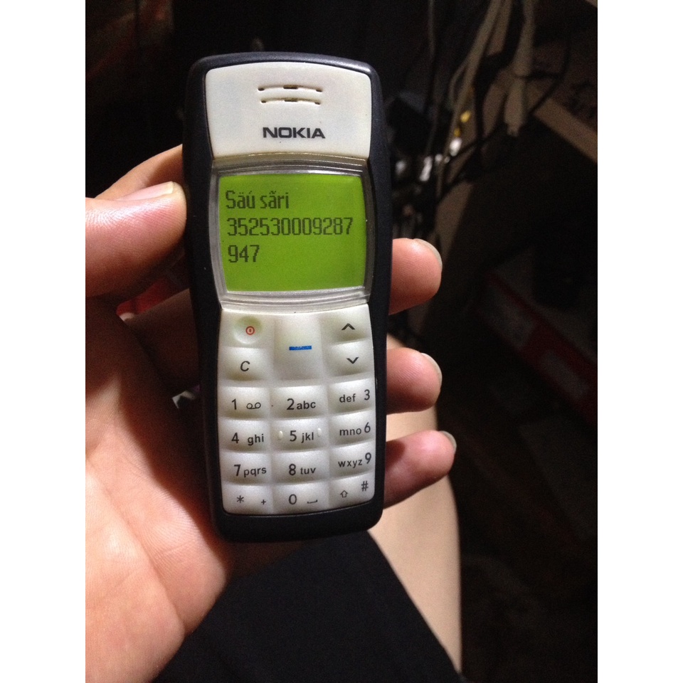 Xác NOKIA 1100 trùng imei, màn còn khá, ngoại hình cũng nét, nhận sjm nhưng không sóng , máy không bin