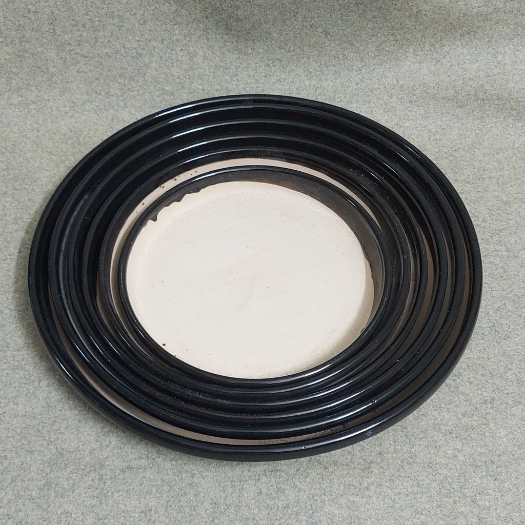 Đĩa lót chậu, đĩa tráng men đen Bông Garden lót chậu cây các loại nhiều kích thước hình tròn