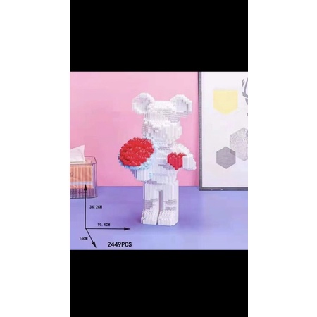 Lego gấu bearbrick size 35cm ôm hoa tặng búa 🔨