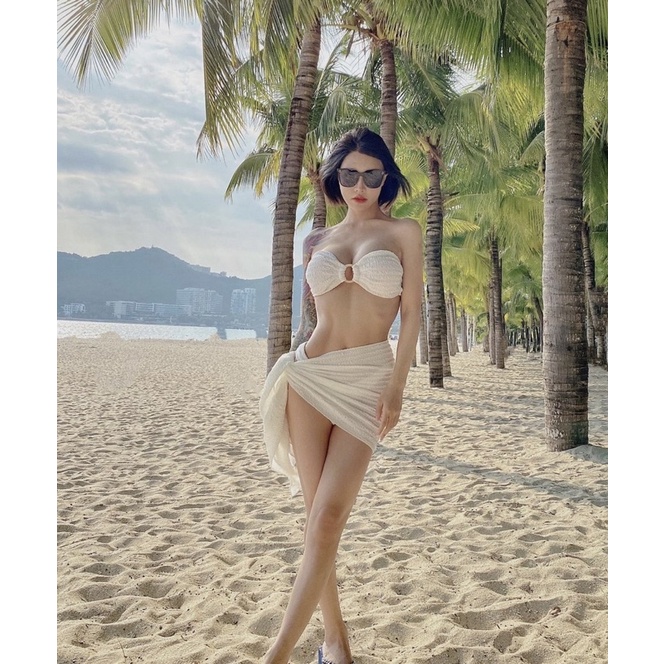 Set bikini phối khoen trắng kèm khăn