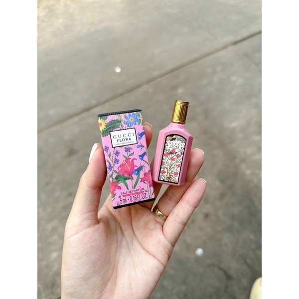 Nước hoa mini size nhỏ gọn chiết
