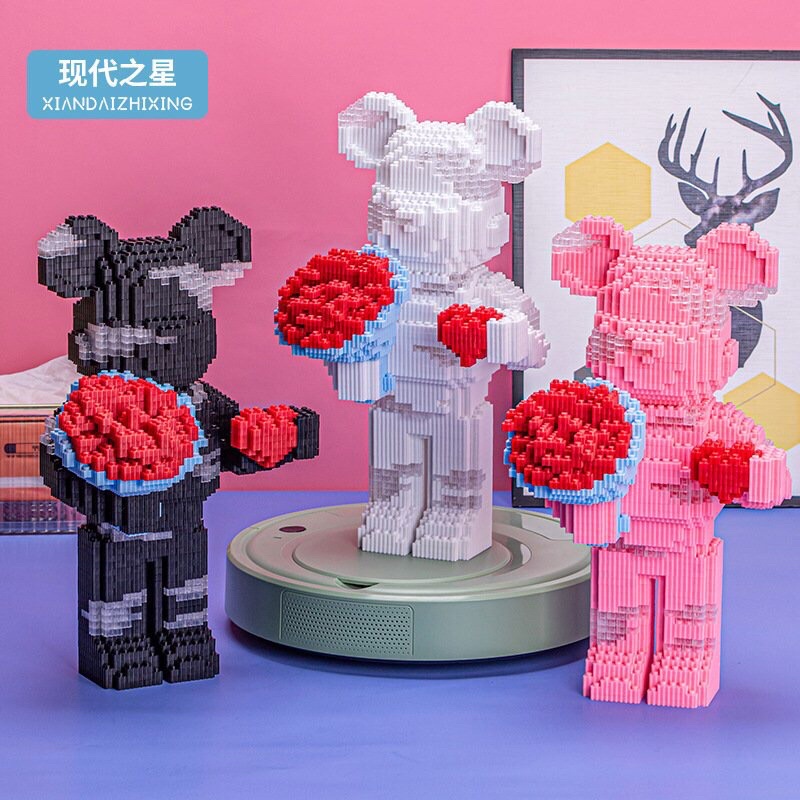 Lego Xếp Hình Gấu ôm hoa siêu đẹp kèm búa + đèn phát sáng ,Bearbrick ôm hoa size 35cm