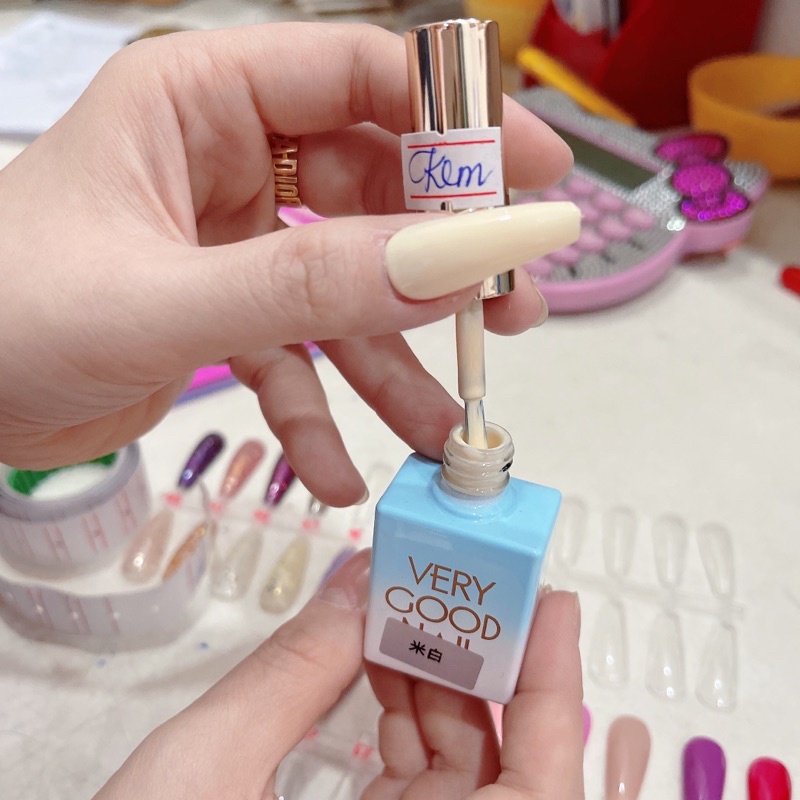 Sơn gel màu Trắng KEM Very good nail chai 15ml