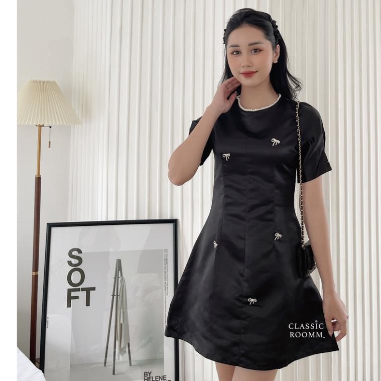 Váy đầm xòe tay ngắn dáng xuông đính nơ chiết eo cổ tròn đính ngọc không túi màu đen