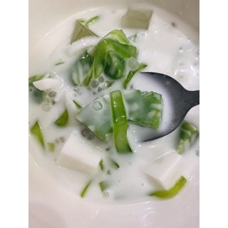 Chè dừa non lá dứa