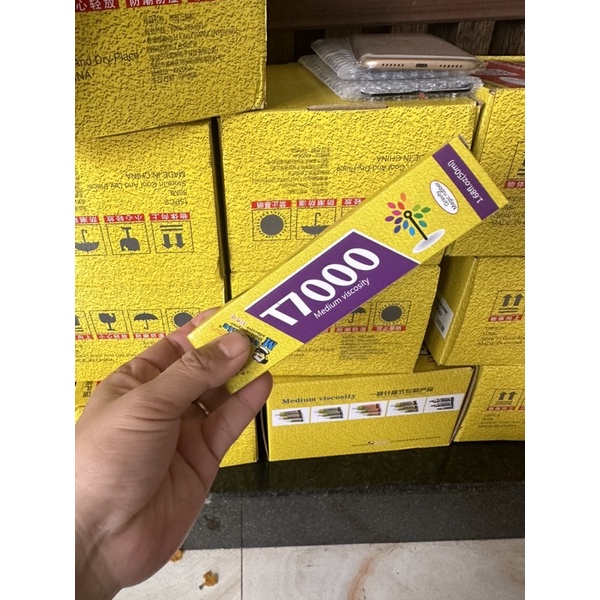 Keo dán man hình điện thoại