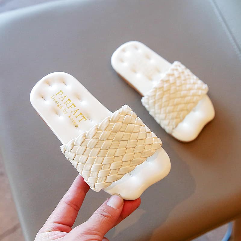 Dép Lê Sang Chảnh Cho Bé Gái Đi Học Đi chơi