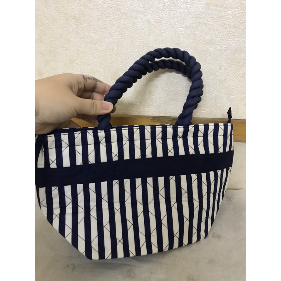 Túi vải cầm tay hiệu Thái