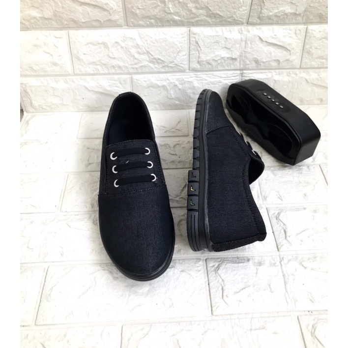 Giày lười vãi nam mẫu mới..kiểu dáng đẹp..size từ 38-43..mang rất êm chân