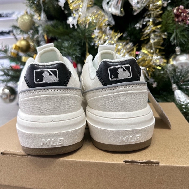 Giày Thể Thao MLB Chunky Liner New York Yankees NY Đen đế nâu hot trend 2023 Sc cho nam nữ