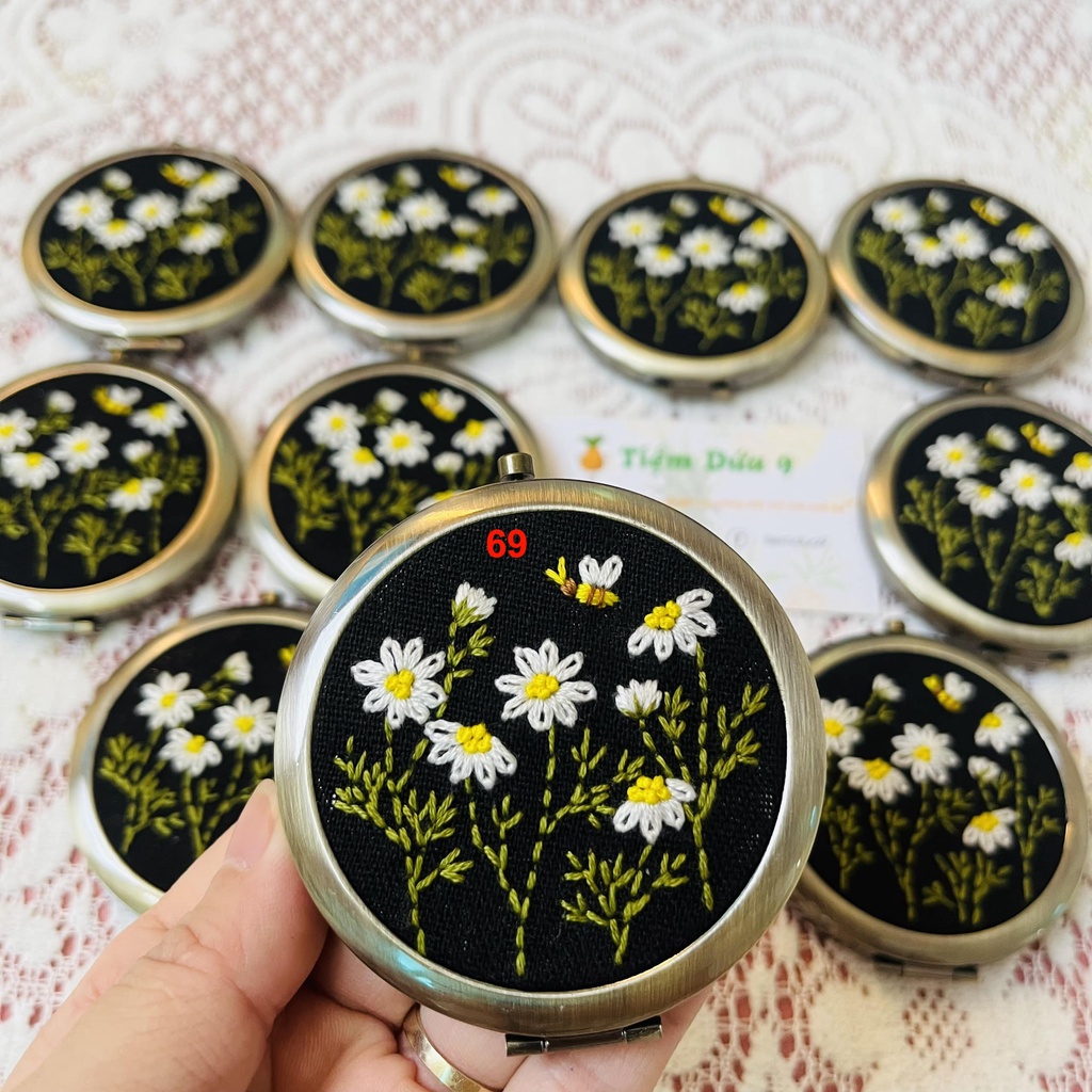 Gương trang điểm thêu tay cao cấp