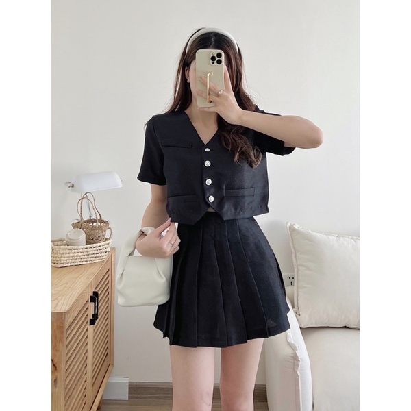Set áo kèm chân váy xếp ly