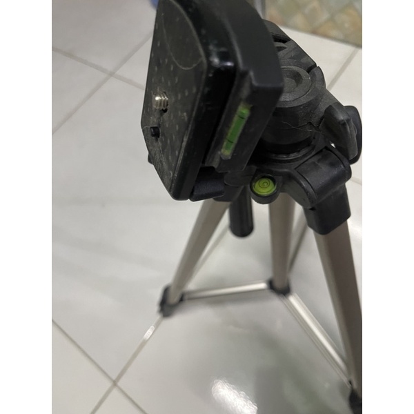 Chân máy ảnh tripod Nhật chưa sd. Cao 1.29m, nặng 820gr