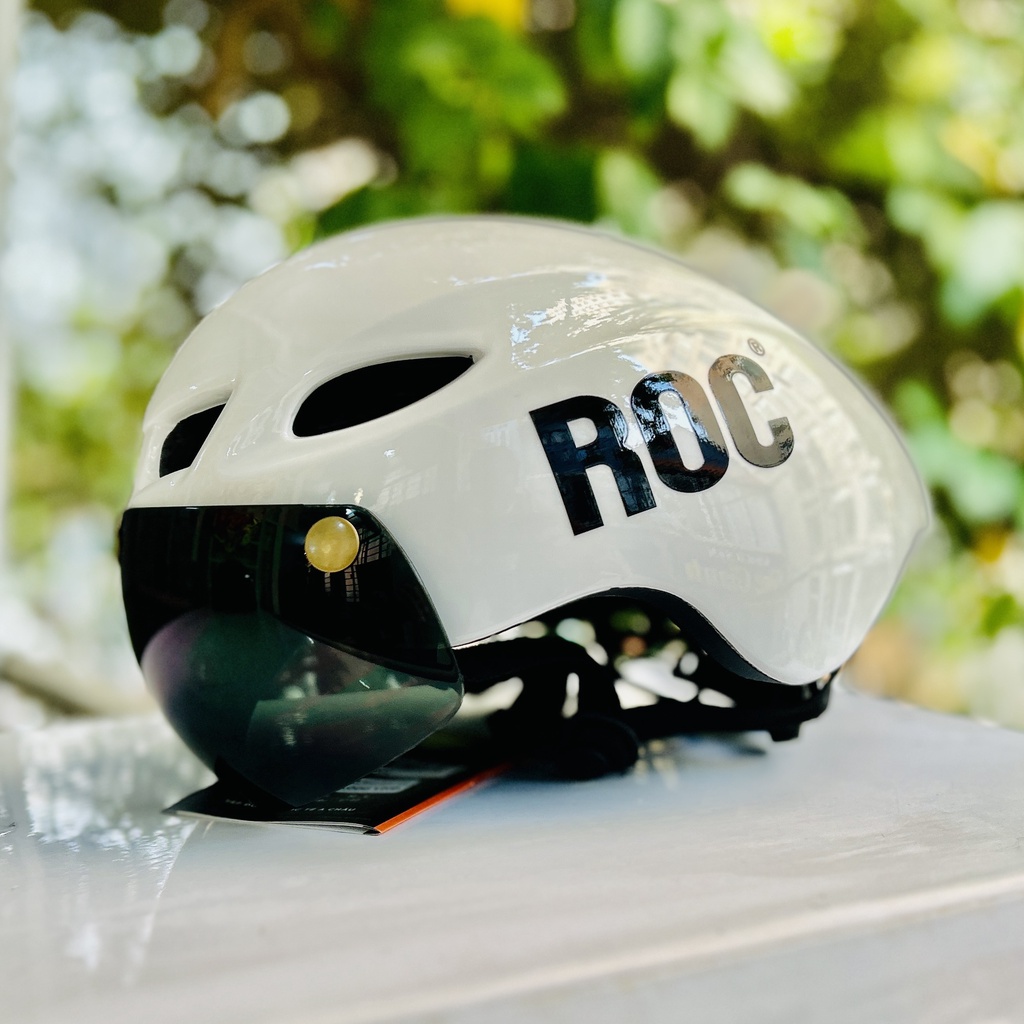 Mũ bảo hiểm xe đạp thể thao Roc 16 chính hãng siêu nhẹ đuôi nhọn trắng bóng có kính