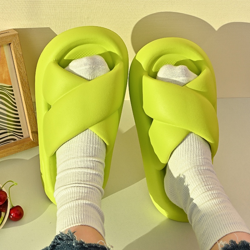 Bán chạyDép Lê Quai Chéo Mềm Mại Thời Trang Đi Biển Cho Cặp Đôi Crush017