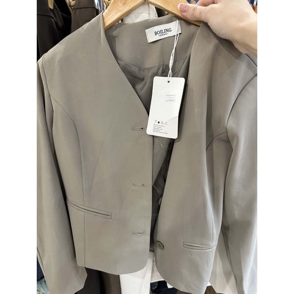 Áo blazer dài tay cổ trơn Boillingg