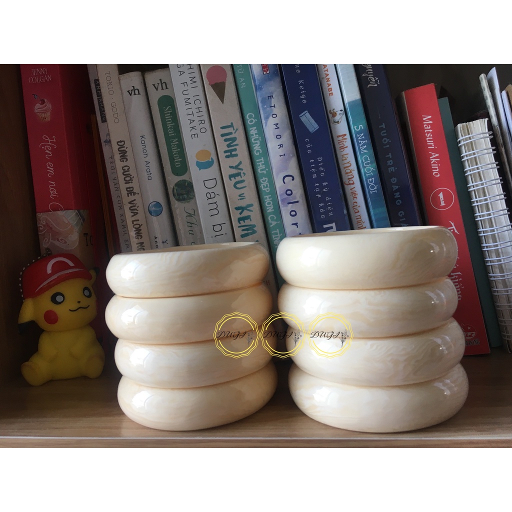 Vòng tay xương mỹ nghệ màu ngà, bản to 20 - 25mm  Dugi store