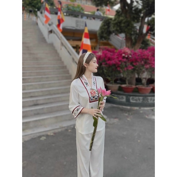 Set lam áo tay lở có viền hoa lớn
