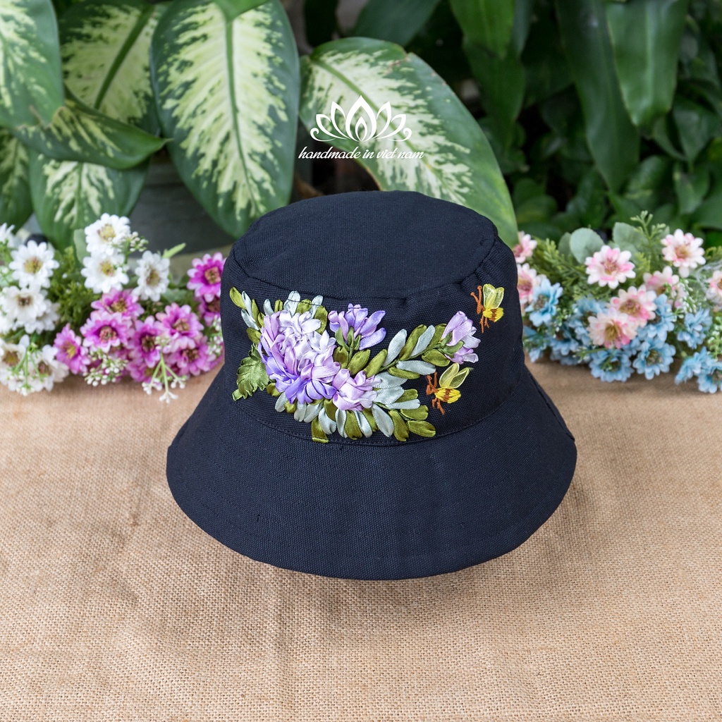 Túi đeo vai,túi handmade  mũ bucket và túi đeo vai thêu hoa cúc rối