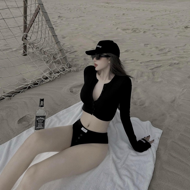 Bikini Hot Hit Mai Phuong Bui (Có Bán Mũ)