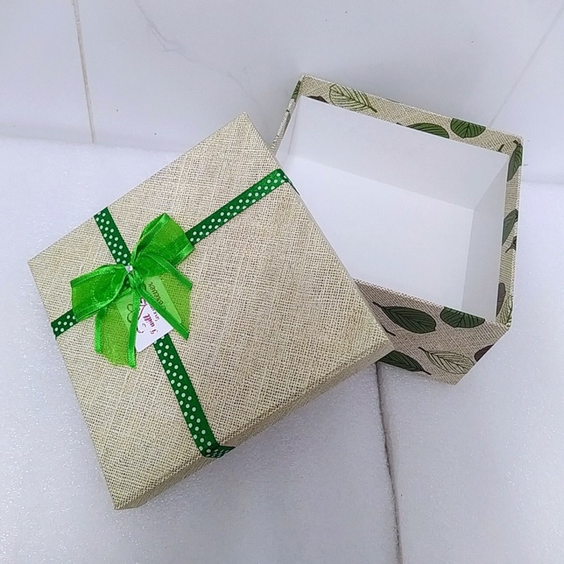 HỘP QUÀ PHƯỢNG HOÀNG HÌNH VUÔNG CÓ GẮN ĐÍNH NƠ LÀM QUÀ TẶNG SINH NHẬT, LỄ, 14/2, 20/10, 8/3, ...