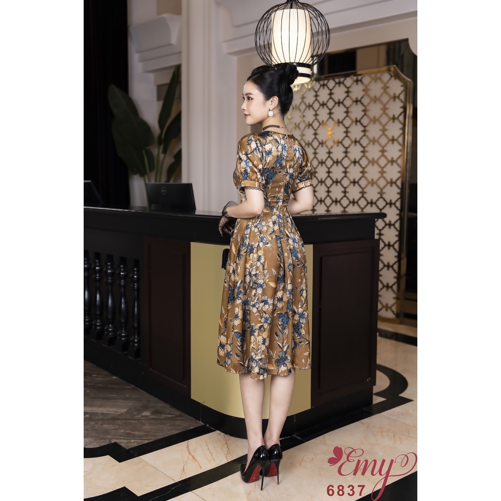 Đầm EMY EM6837 Xoè Cổ Vuông