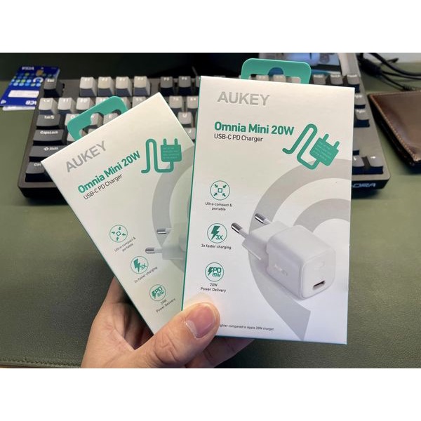 Củ sạc nhanh Aukey Omnia Mini 20W tương thích với nhiều dòng Smartphone