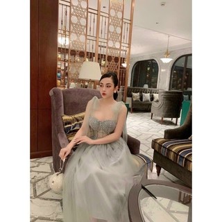 ĐẦM XOÈ KẾT ĐÁ NƠ VAI
