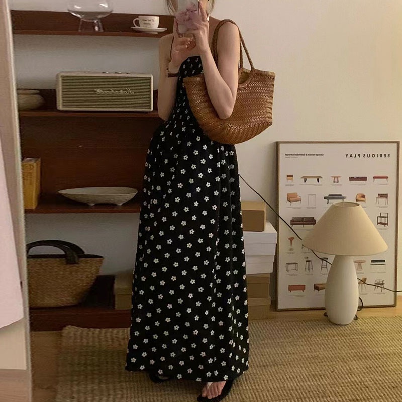 Váy hoa hai dây màu đen trắng thun ngực bo eo xòe dài điệu đà gợi cảm style Chic Hàn Quốc