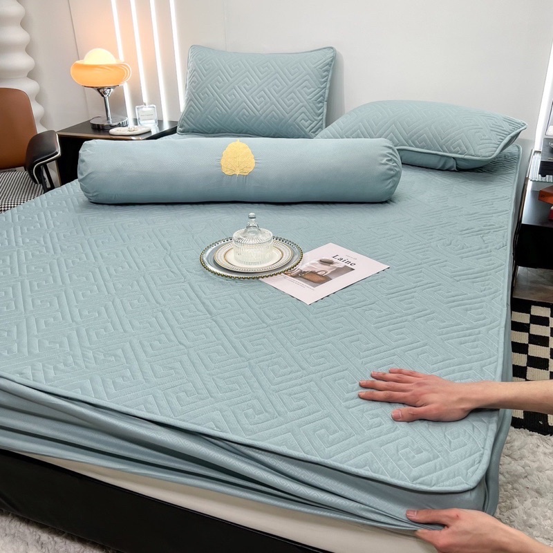 Bộ ga lụa Vân chìm Trần bông thêu họa tiết chữ vạn sét 4 món y hình