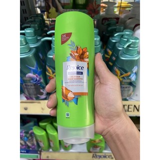 Dầu xả Rejoice chai 320ml