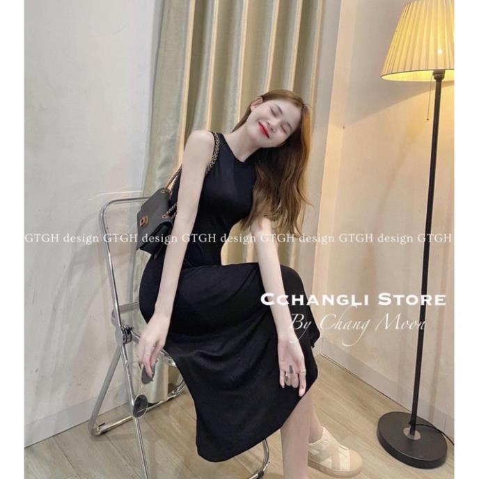 Váy xát nách chân xòe dáng dài màu đen