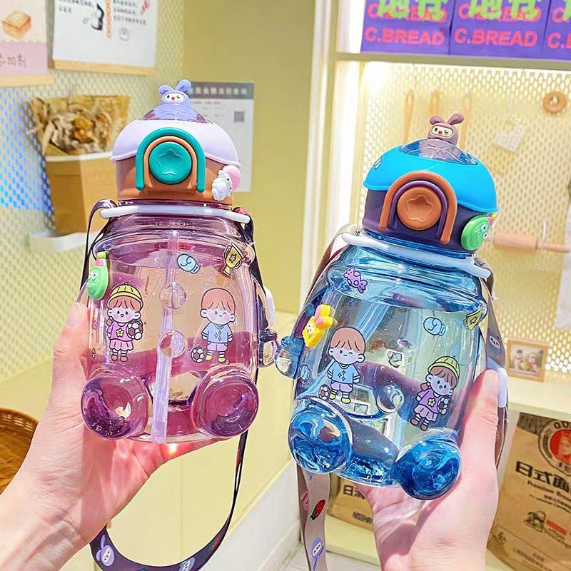 Bình Nước Gấu 1000ml Kèm Sticker & Dây Đeo Cute MÃ 1977