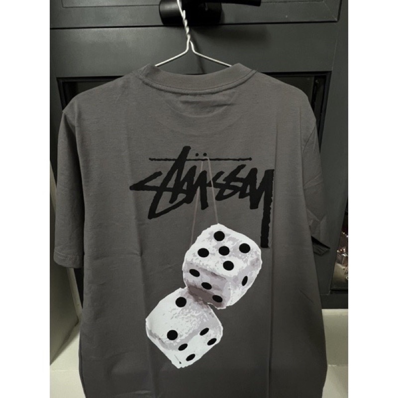 Áo Thun Stusy Xúc Sắc Unisex Form rộng vải 100% cotton - Chất dày dặn như hình.