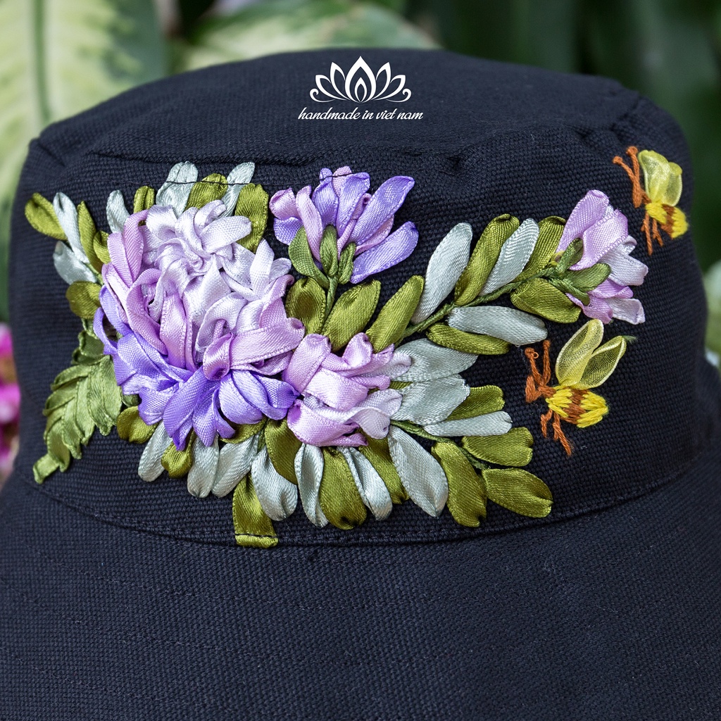 Túi đeo vai,túi handmade  mũ bucket và túi đeo vai thêu hoa cúc rối