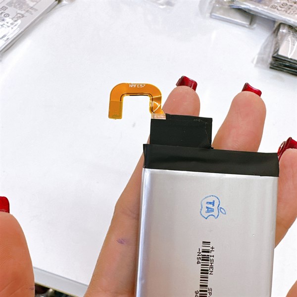 Pin Samsung S6 Edge - EB-BG925ABE hàng như hình.