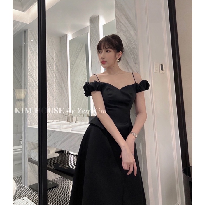 Váy trễ vai xẻ tà