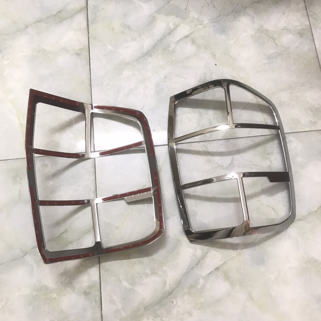 Bộ 2 ốp viền đèn hậu mạ Crom xe Ford Ranger 2022-2023 bản XLS