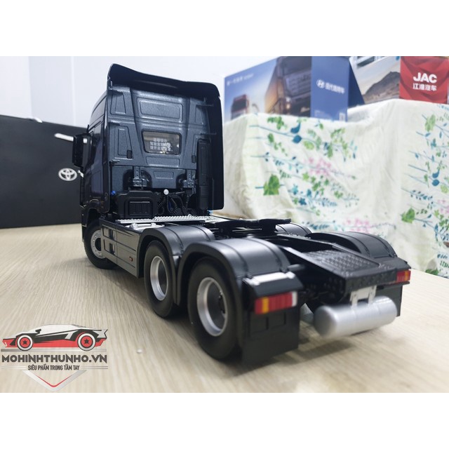 Xe mô hình đầu kéo Hyundai Xcient, tỉ lệ 1:24