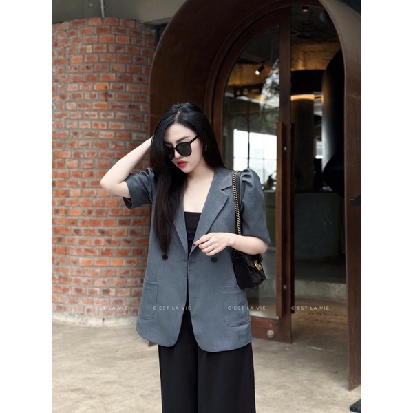 Blazer cộc tay khuy đen tay bồng C'est la vie