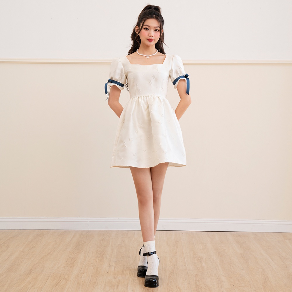 BLEUBIRD Váy gấm thêu hoa dáng xòe Blanc Dress