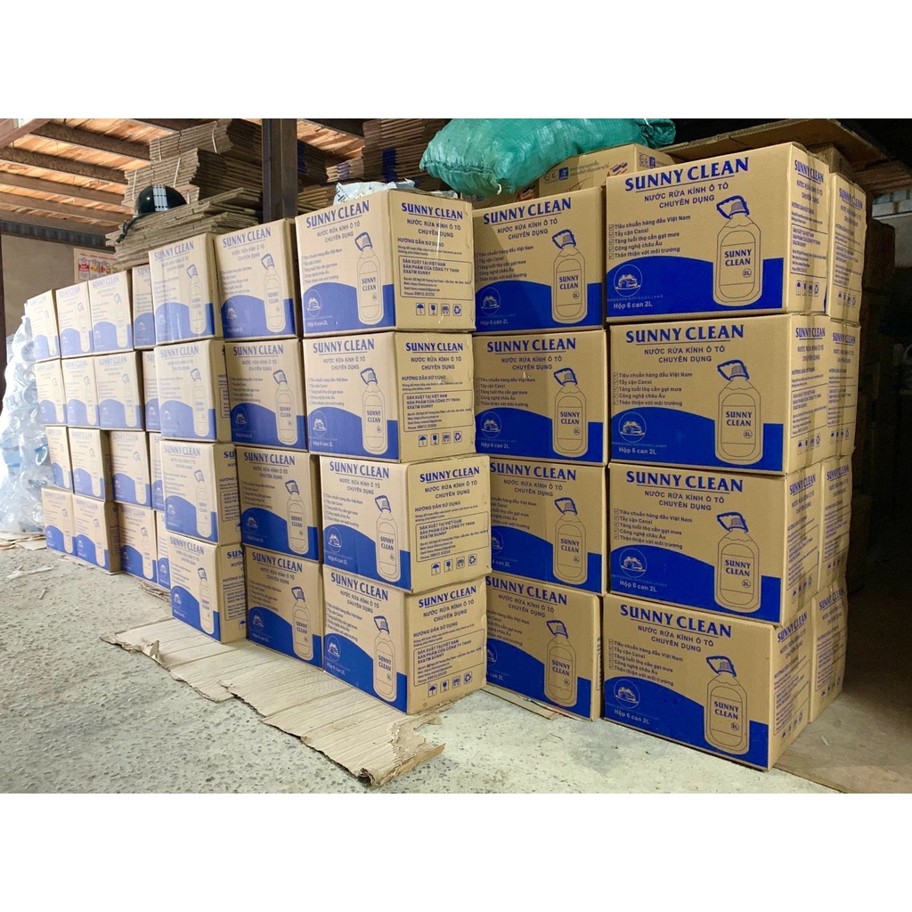 Nước rửa kính ô tô chính hãng SunnyClean đổ trực tiếp phù hợp với mọi loại xe hơi, nói ko với viên sủi gây tắc bình 2L