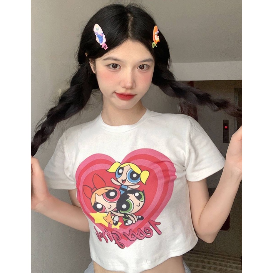 Áo croptop in trái tim hồng 3 cô be mắt to cực sang cho cô nàng năng động ba
